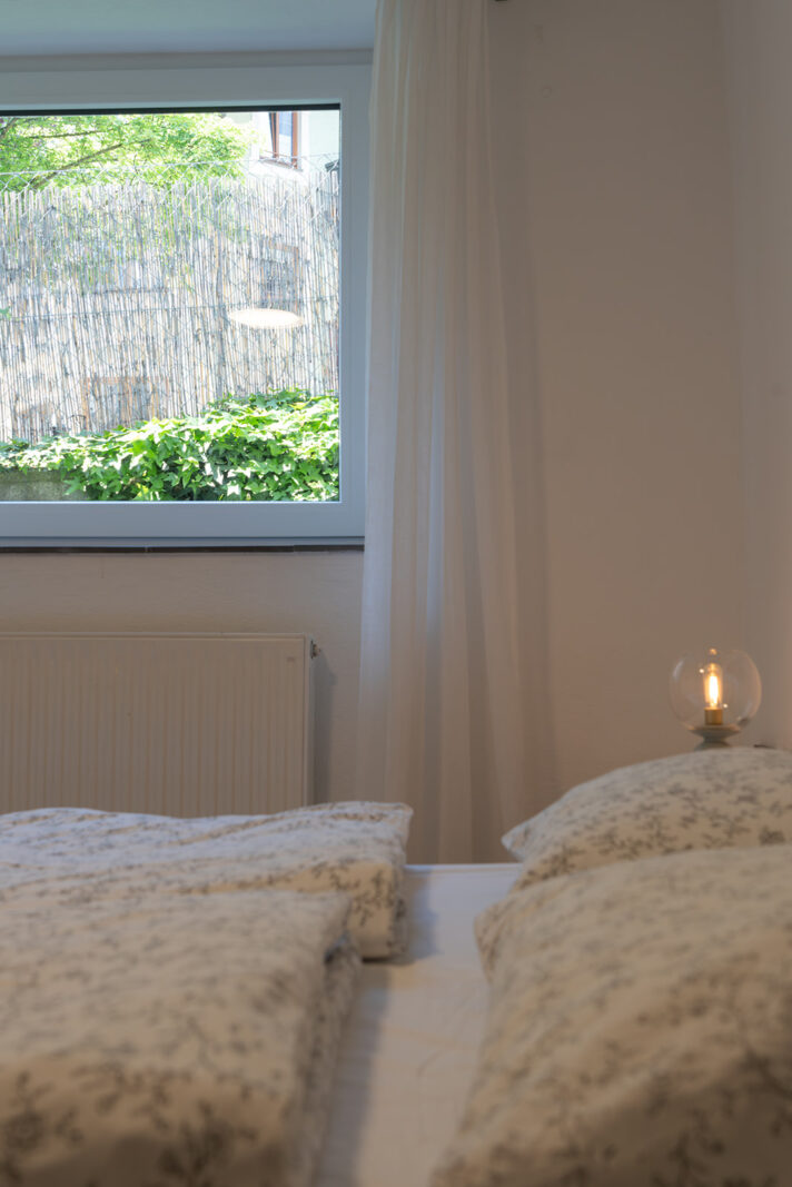 bett und ausblick apartement 02